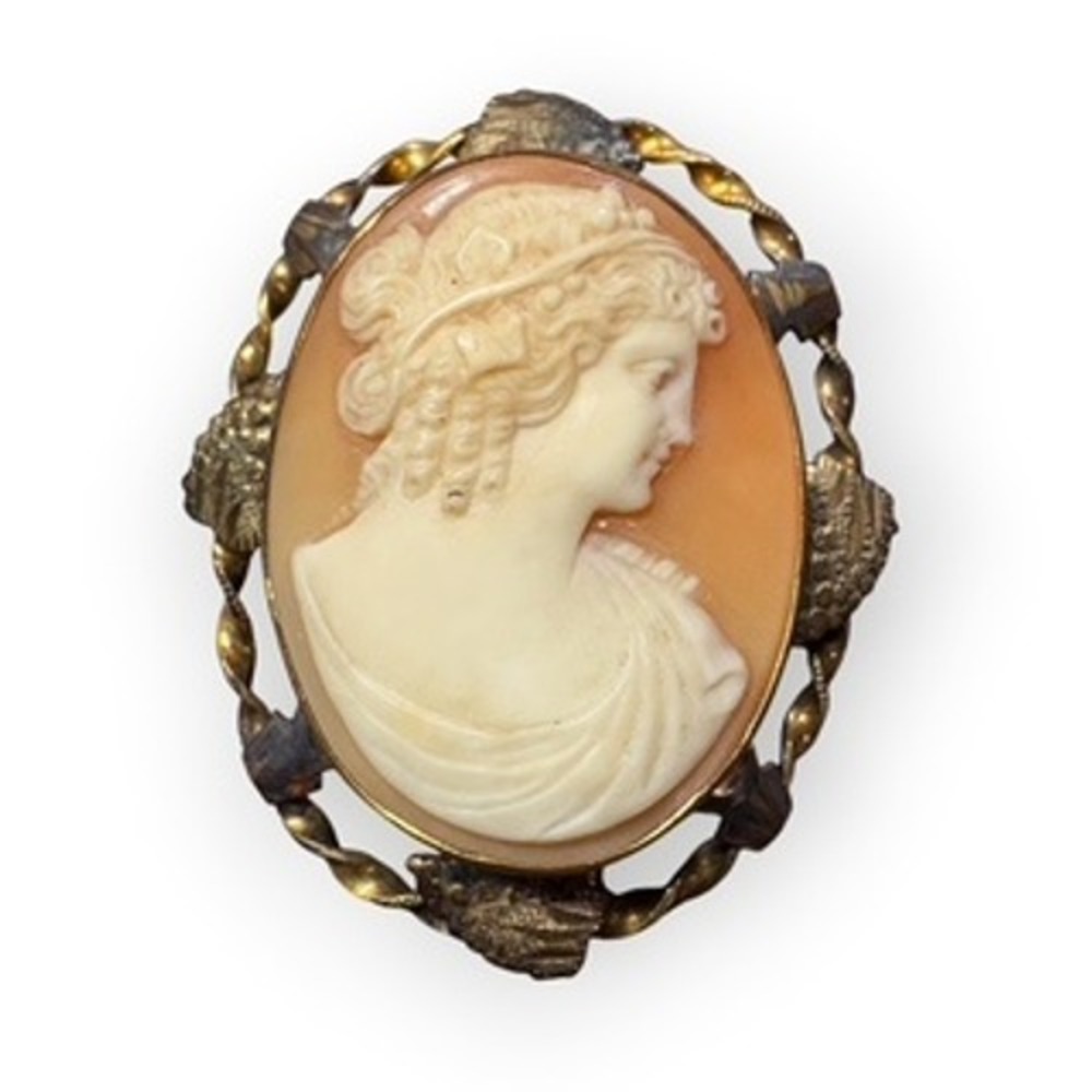 Vintage Cameo Brooch Pendant 12k Gold Filled Shell Victorian Style Gold Good